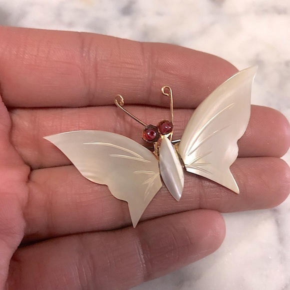 VTG Mother of Pearl Moth w Garnet Eyes Brooch 2.1” - Picture 3 of 7